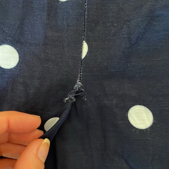 Women’s Banana Republic Skirt. Navy Blue. Size 0 - Picture 4 of 4